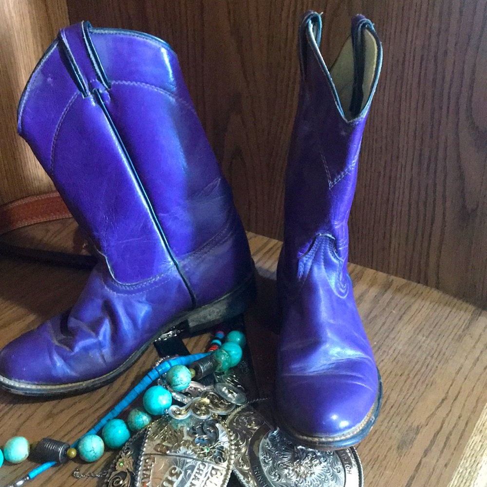 COPY - Vintage Cowgirl Boots💜💜